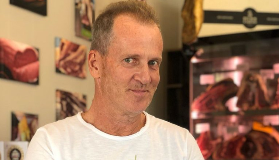 Fabrizio Nonis, conduttore tv aggredito insieme al figlio dai tifosi dopo Verona-Inter