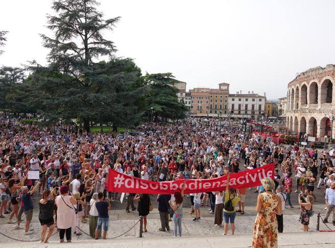 Corteo “No Green Pass” non autorizzato: identificate e sanzionate 10 persone