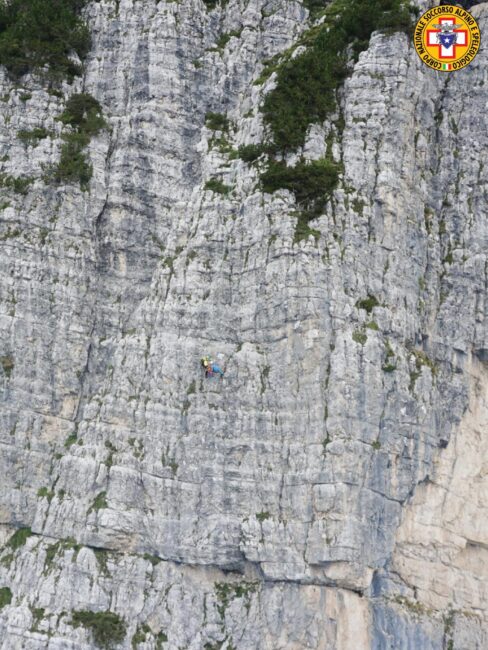 Alpinista veronese precipita dalla parete per una quarantina di metri: è grave