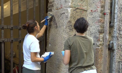 Casa di Giulietta, rimosse le scritte dai pilastri esterni del cancello, Sboarina: “Appello al rispetto”