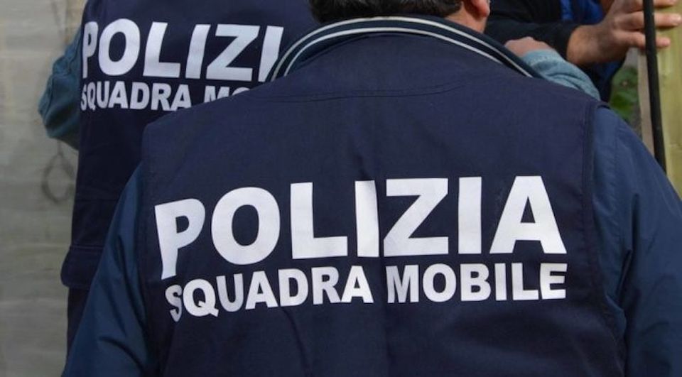 Scoperto giro di documenti falsi in un’azienda agricola: arrestate 4 donne