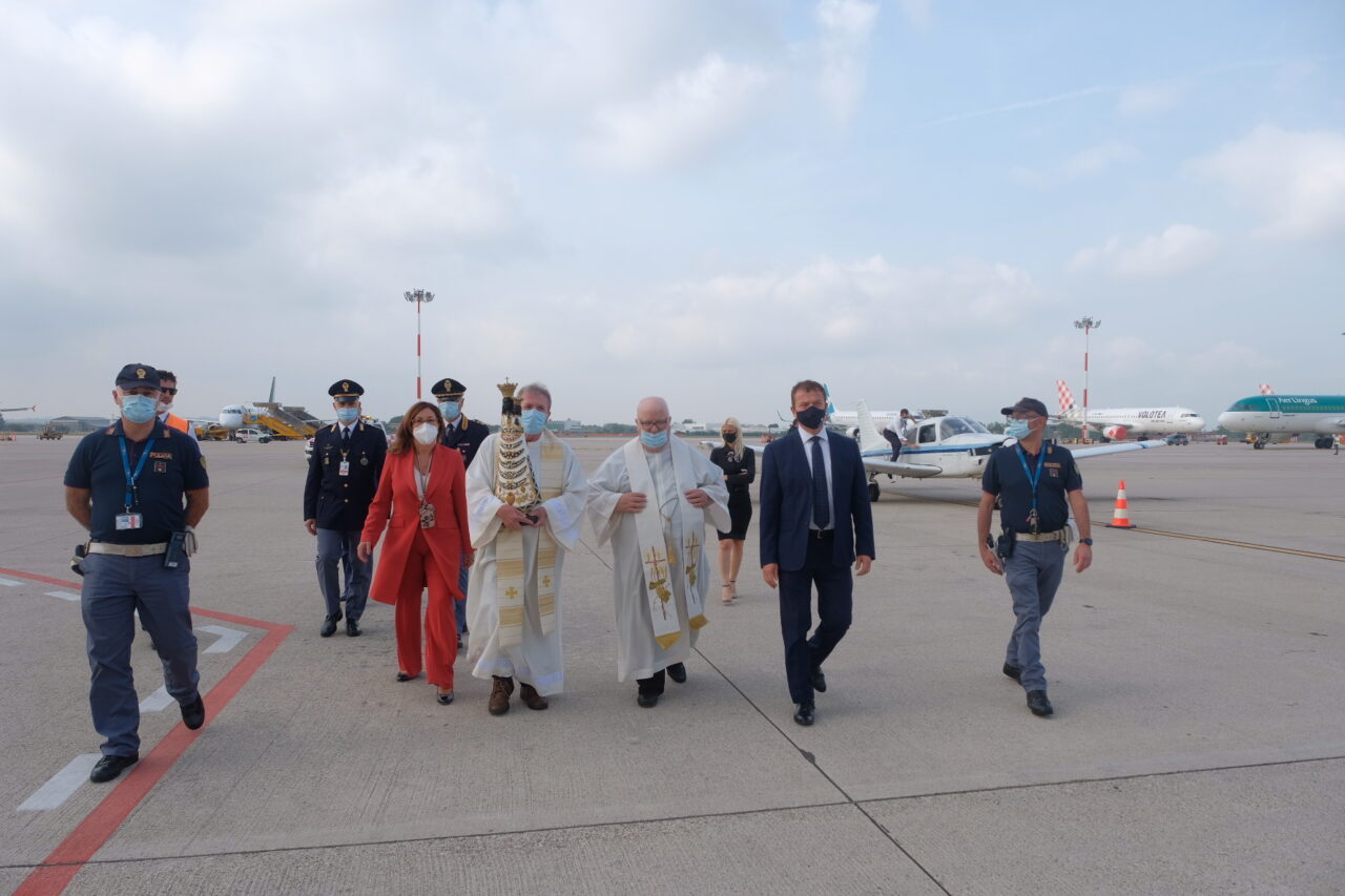 La Madonna di Loreto accolta all’Aeroporto di Verona per il Giubileo Lauretano