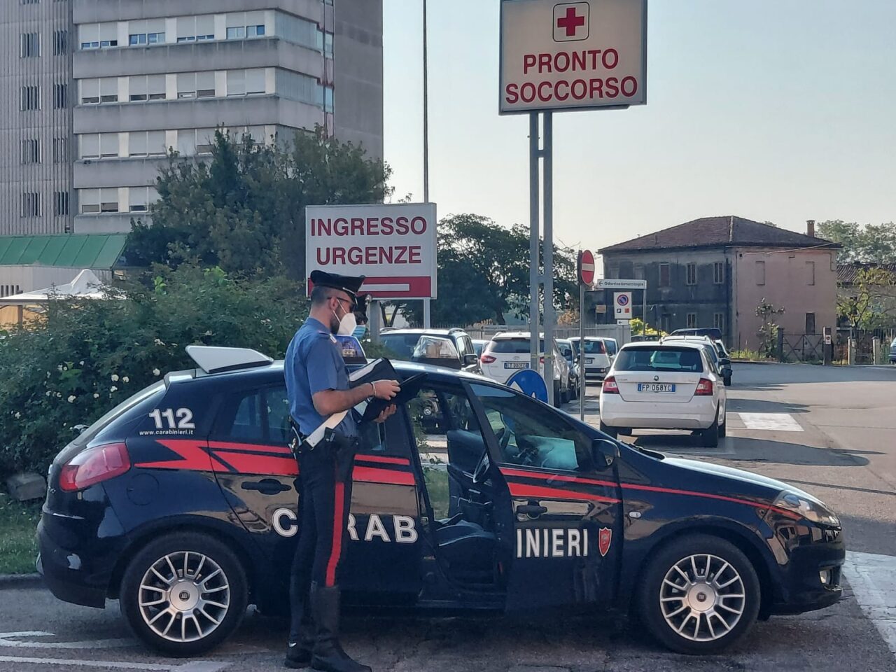 Tossicodipendente aveva con sé un grosso coltello, panico all’ospedale di Legnago