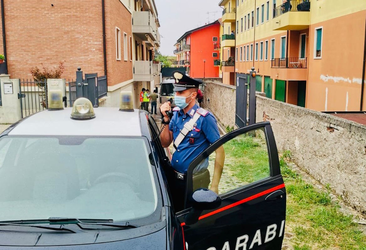Socio di una ditta di autospurgo travolto dal proprio camion: è in gravi condizioni