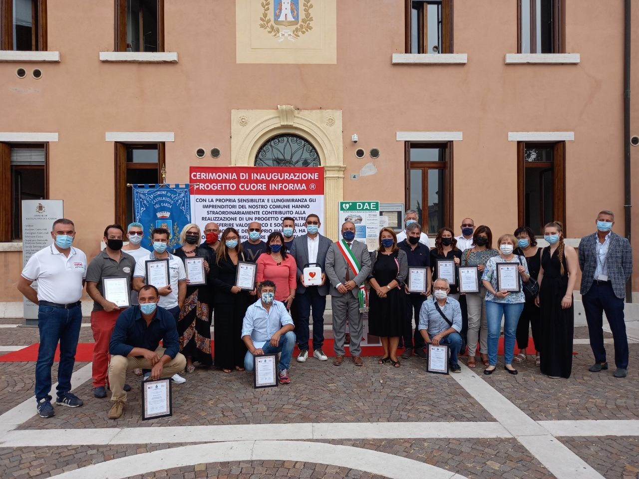 Progetto Cuore InForma: inaugurato un defibrillatore davanti al municipio