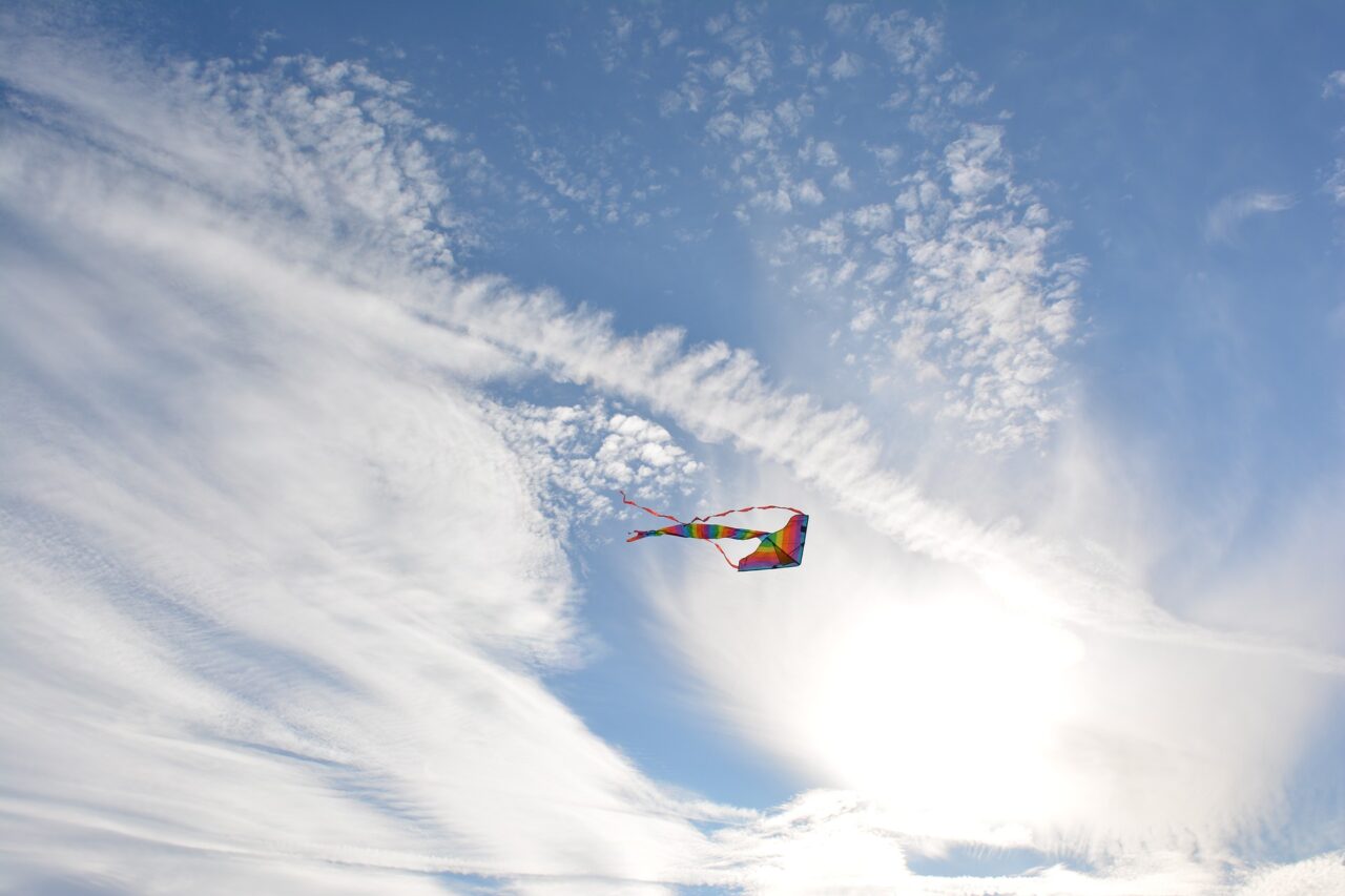 Allarme per un parapendio precipitato… ma è un aquilone