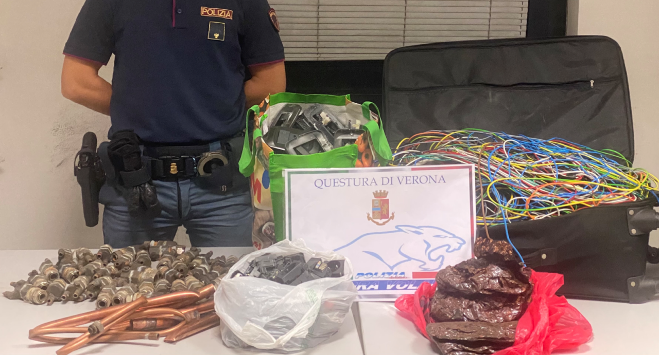 Scoperti in corso Milano con due bagagli pieni di cavi e raccordi idraulici di rame