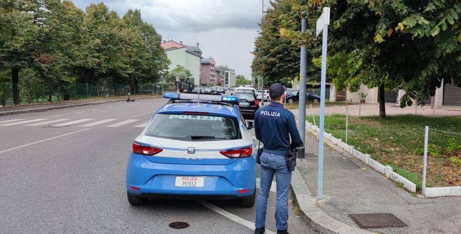 Titolare Della Pizzeria Si Fa Inviare Un Pacco Dall’estero: Dentro C’è ...