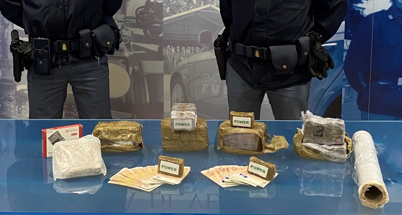 Scoperta centrale di spaccio: arrestato 49enne con 5 chili e mezzo di droga