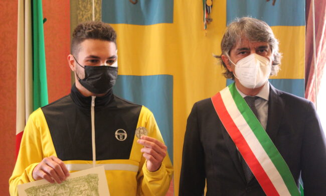 Rider sfregiato per aver difeso una ragazzina incontra l’aggressore: “Non mi ha nemmeno chiesto scusa”