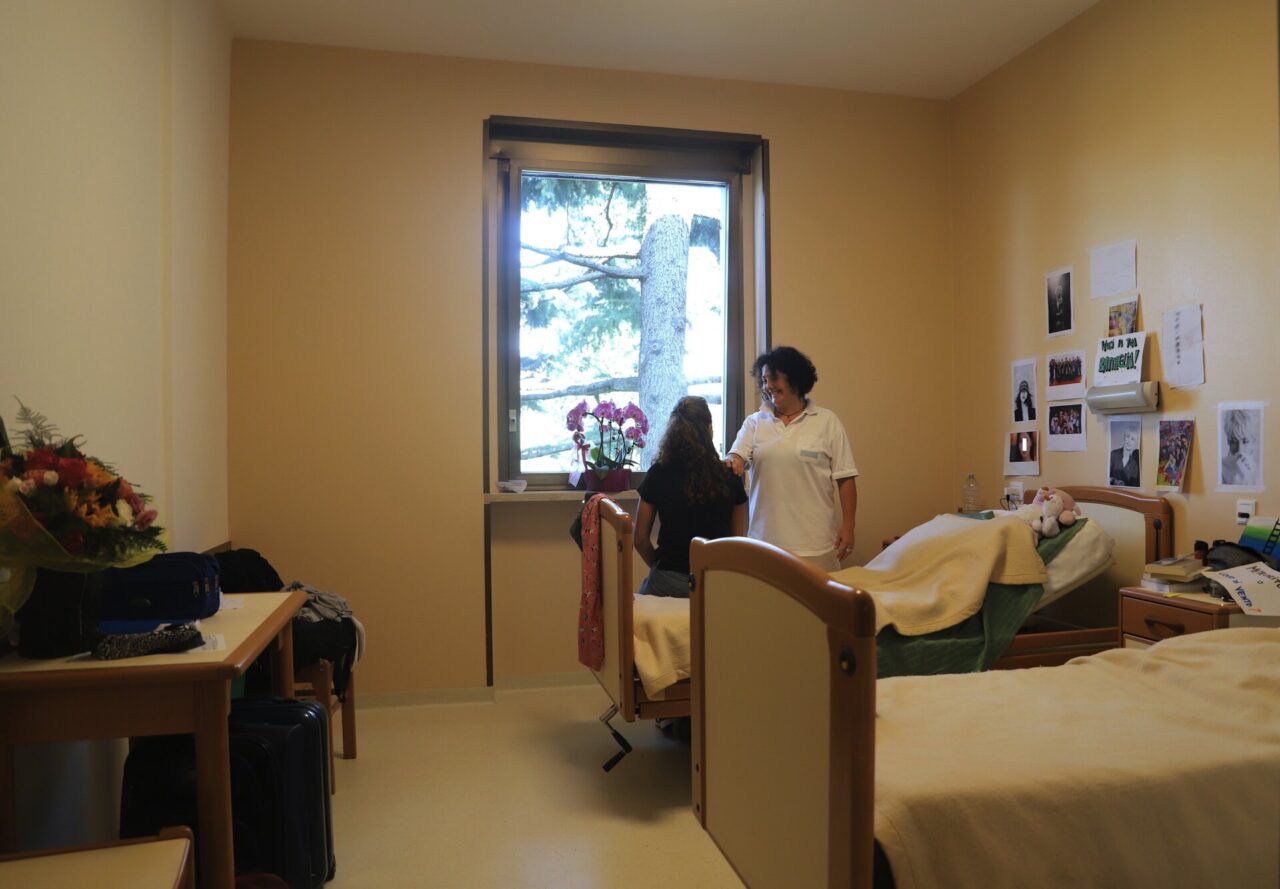 Aumento di richieste di ricovero tra i giovani, l’area Adolescenti al Santa Giuliana ha 4 nuovi posti