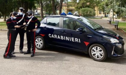 Ubriaca aggredisce la figlia minorenne durante una lite poi si scaglia contro i Carabinieri