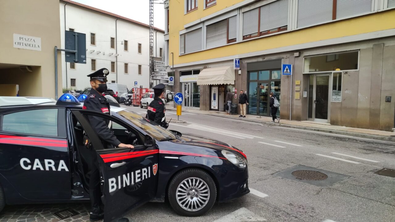 Aggredito dal branco in Piazza Cittadella: identificati due minorenni e un 18enne