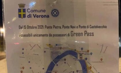 "Accesso solo con Green Pass": spuntano i cartelli bufala tra le vie di Verona