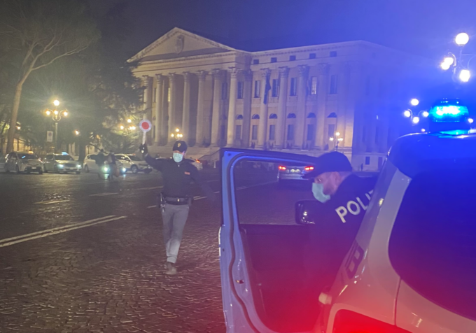 Sgominata banda di giovanissimi: avevano aggredito e rapinato dei ragazzi nella notte