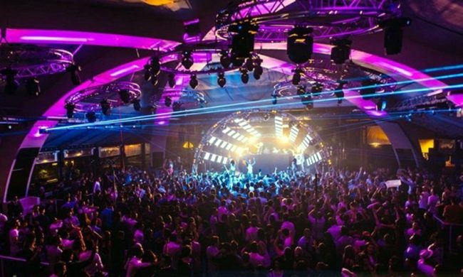 Maxi evento nella discoteca bresciana, la Prefettura arriva prima e la chiude