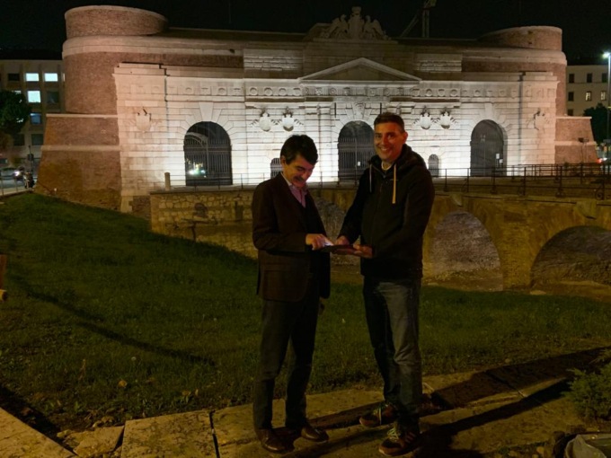 Accesa la nuova illuminazione di Porta Nuova, Zanotto: “Ora il restauro è terminato”