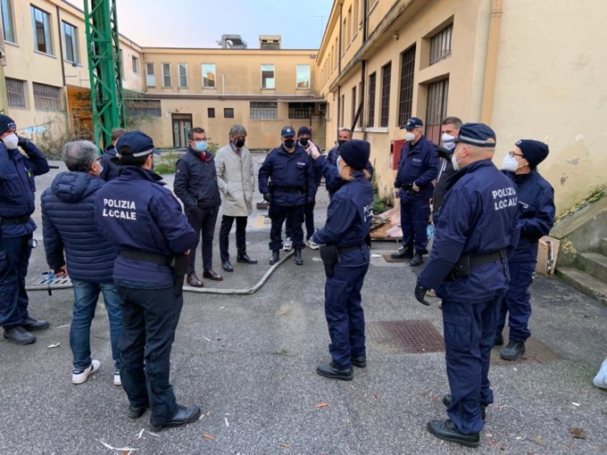 Sgomberata un’occupazione abusiva in Corso Milano: segnalato un uomo