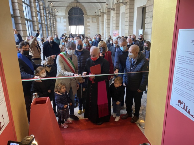 Presepi dal mondo, inaugurata in Gran Guardia la mostra con 400 natività
