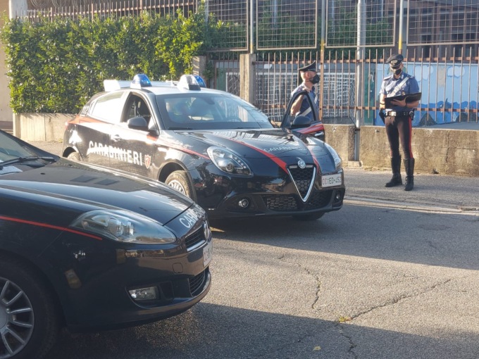Legnago, minorenni armati di coltello rapinano un 14enne di Oppeano e fuggono