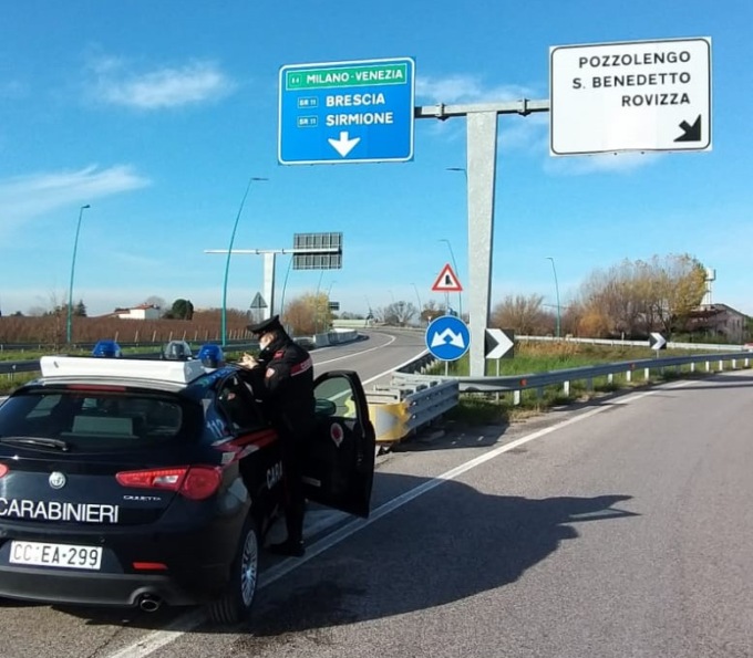 Improvvisa inversione a U in tangenziale, schianto inevitabile: due feriti