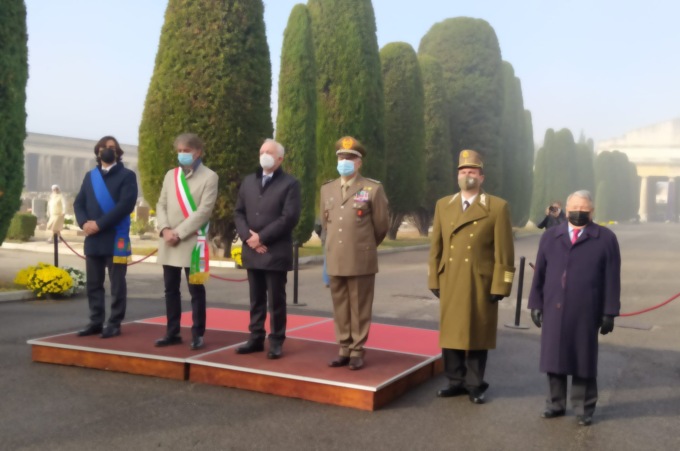 Commemorazione defunti: cerimonia per caduti in guerra e della Polizia di Stato