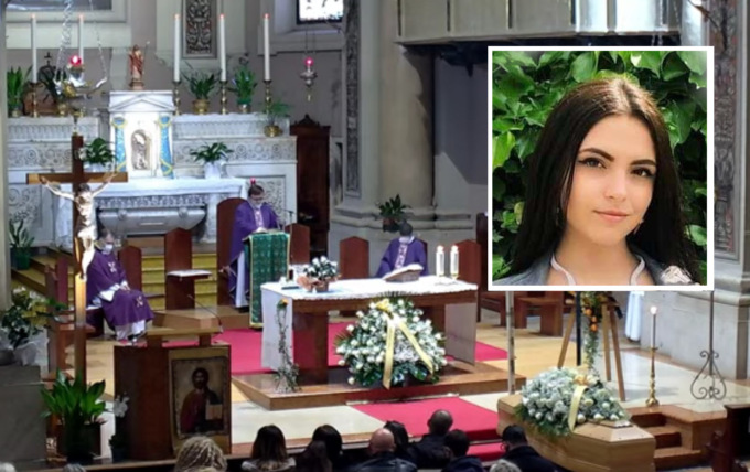 Folla di amici e parenti all’ultimo saluto a Francesca, 20enne investita a Caprino Veronese