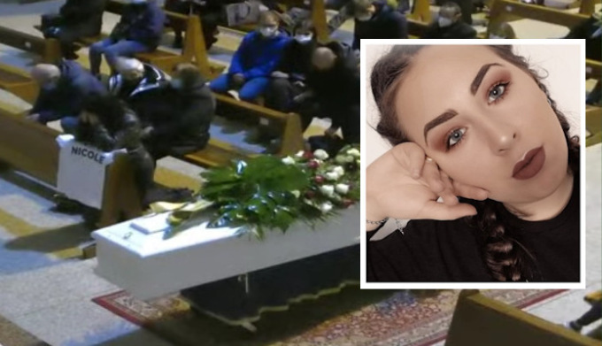 Chiesa gremita per l’ultimo saluto a Nicole, morta nell’incidente a Zevio