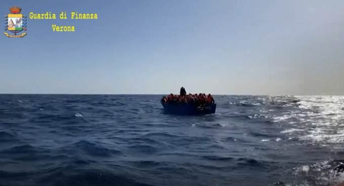 Accoglienza migranti, presunta truffa della Virtus alla Prefettura: maxi sequestro da 12 milioni