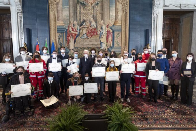 Tra gli Alfiere della Repubblica insigniti da Mattarella c’è il giovane Pietro