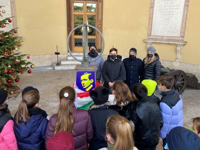 L’antenna di Guglielmo Marconi esposta a Palazzo Barbieri