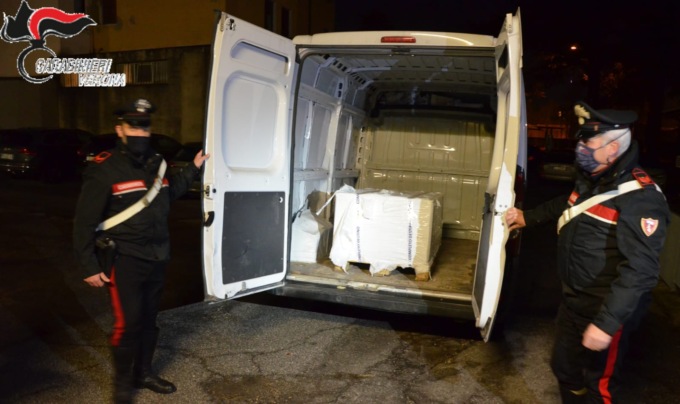 Nel “pacco natalizio” 42 kg di marijuana e 3 kg di hashish: arrestati due insospettabili veronesi
