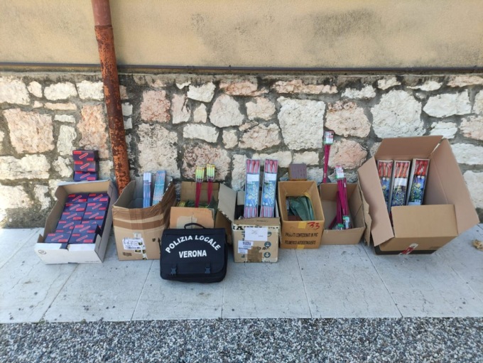 Sfiorato il disastro: 8 chili di polvere da sparo nella cantina di un edificio dismesso