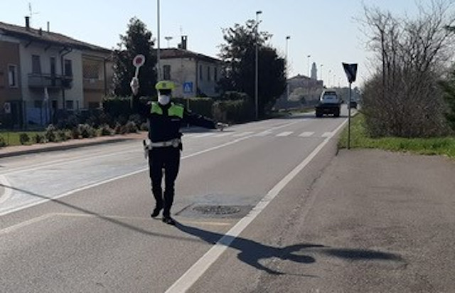 Verona, 400 veicoli senza assicurazione scoperti da inizio anno e 2.100 punti patente decurtati