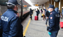 Intensificati i controlli nelle stazioni e a bordo treno: 2 arrestati e 15 indagati