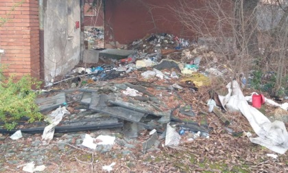 Bivacchi nella zona dell'ex Officine ferroviarie a Porta Vescovo: fermate 3 persone