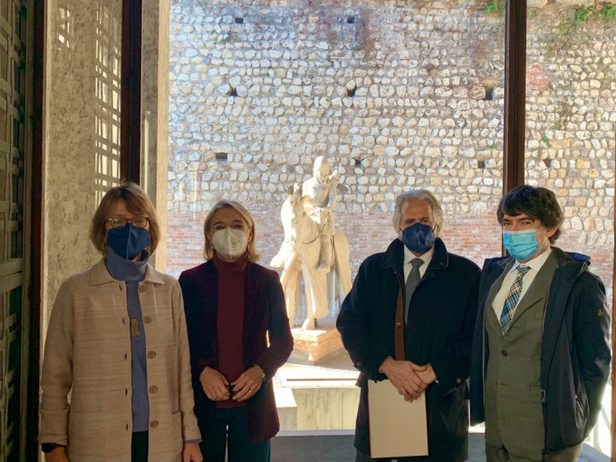 Statua equestre di Cangrande I della Scala torna a splendere dopo l’intervento di manutenzione