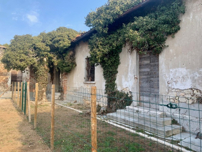 Primi lavori di pulizia e riordino al campo di concentramento Montorio, ora il luogo è visitabile