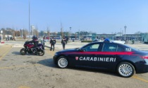 Sorpreso a cedere hashish ad un acquirente davanti alla stazione: arrestato