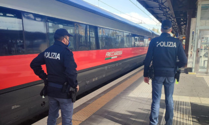 Rientra clandestinamente in Italia: 41enne arrestato alla stazione ferroviaria