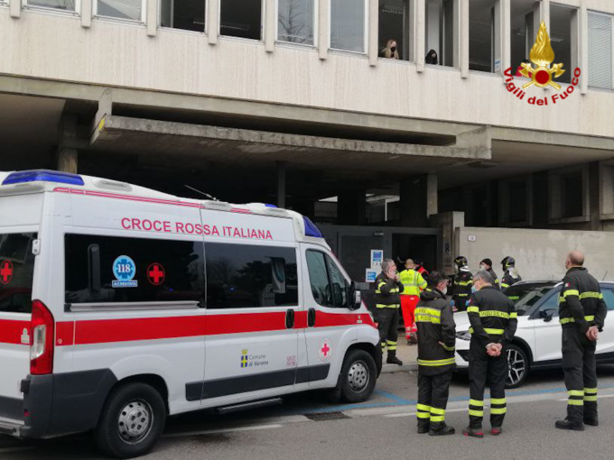 Spray al peperoncino all’istituto Luniklef: 13 persone finiscono in ospedale