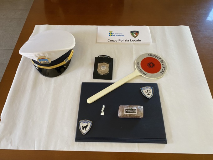 Verona, arrestato 37enne in possesso di hashish e cocaina nascosta nelle scarpe