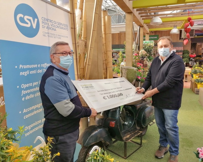 Grazie a “Un dono per tutti”, Garden Floridea consegna mille euro al Csv