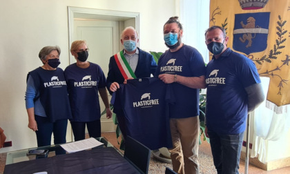 Bardolino, siglato dal Comune il protocollo con l'associazione Plastic Free