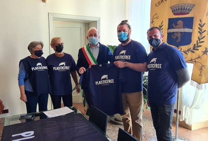 Bardolino, siglato dal Comune il protocollo con l’associazione Plastic Free