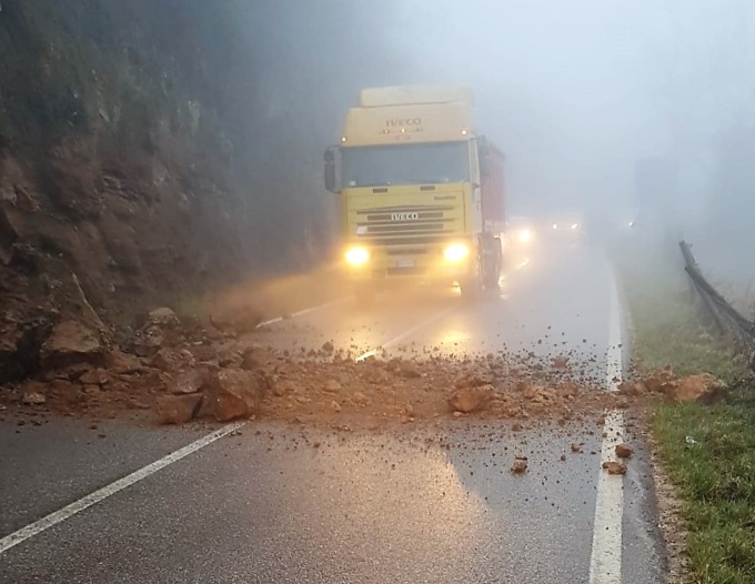 Piogge intense dopo un periodo prolungato di siccità: smottamenti tra Marano e Sant’Anna d’Alfaedo