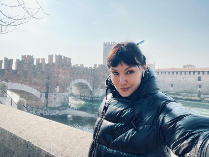 Anastasia, mezzosoprano russo a Verona: “Provo vergogna per questa orribile guerra”