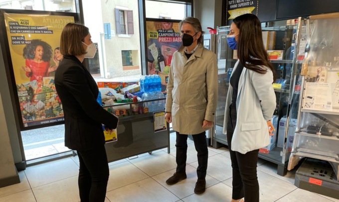 Il carrello della spesa si riempie di solidarietà: parte la raccolta beni per gli ucraini