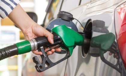 Manovra di Governo, la denuncia dei Consumatori: "Prezzi benzina tornano a crescere dal 1 dicembre"