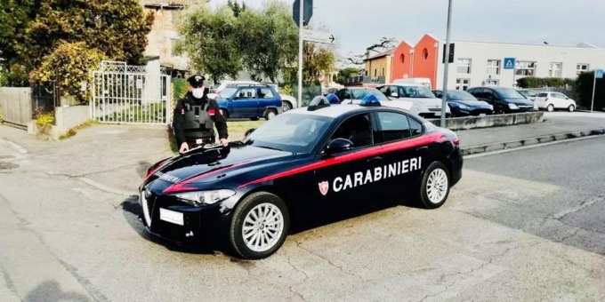Pomeriggio di follia a San Bonifacio: uomo colpisce con una barra di ferro 4 auto che transitavano